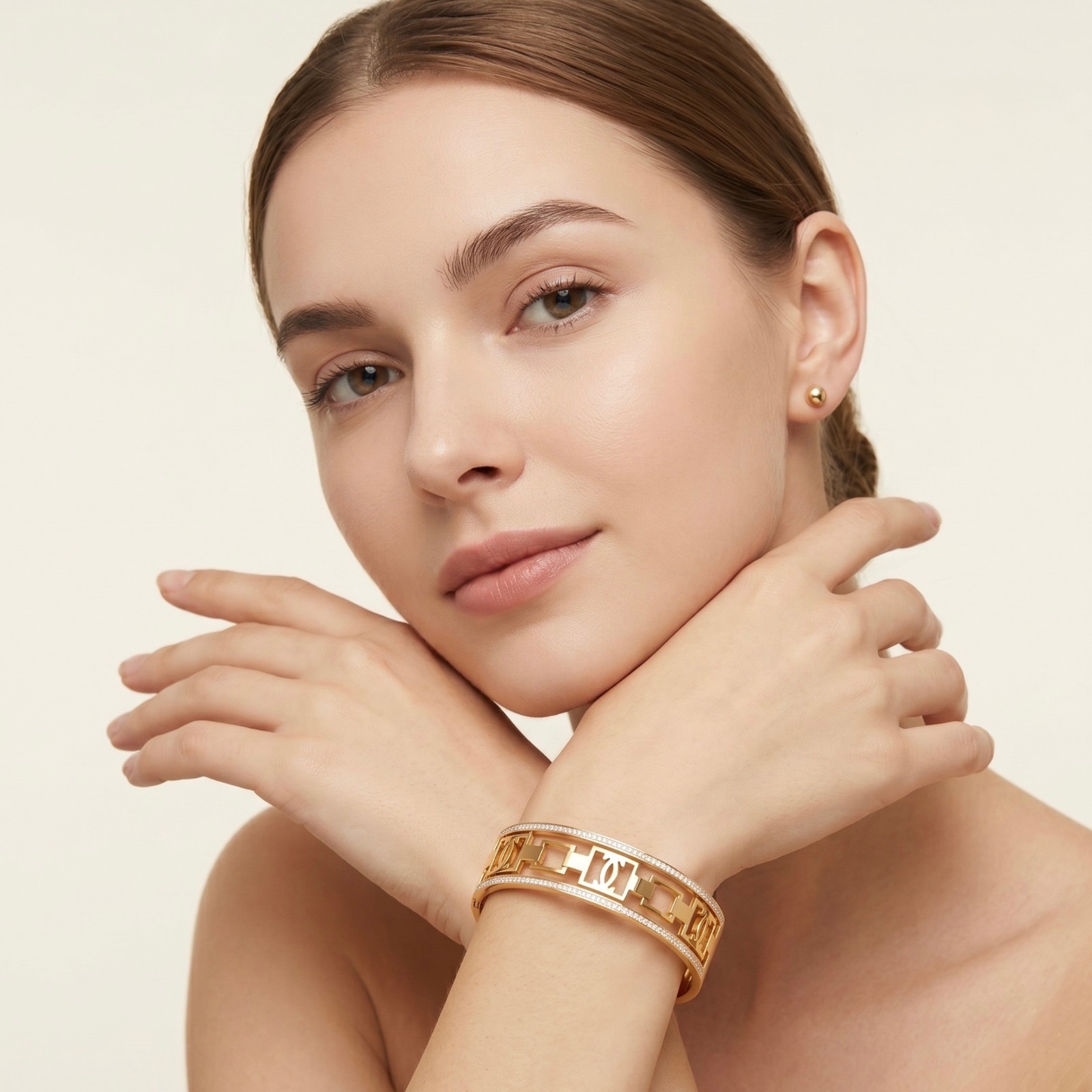 Luxury bracelet hero slide 2